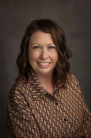 Portrait of Becky Stahr