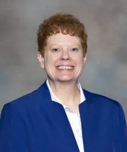 Taryn Retzlaff Headshot